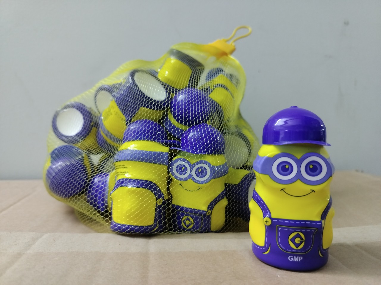 Kẹo Ong Chúa Minion